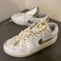Nike Air Jordan 1 ホワイト/ゴールド