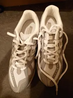 New Balance 1906 ホワイト/グレー タグ付き