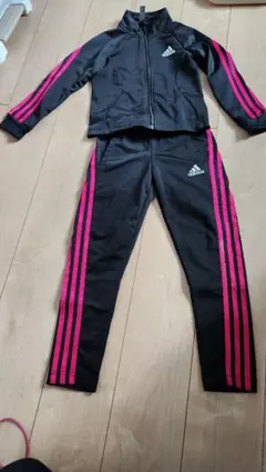 adidas ジャージセット　アディダス　女児　上下 黒　ピンク 120
