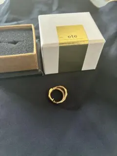 ete エテ ハグ イヤリング ダブルライン 片耳 ゴールド