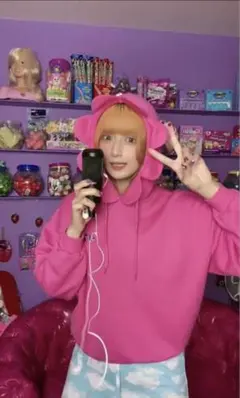 ピンク フード付き スカラップパーカー