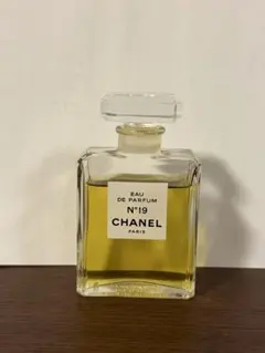 CHANEL No.19 香水瓶 ディスプレイ 店頭用 ダミー No.1 - メルカリ