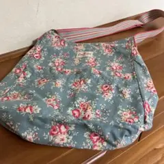 【大容量】✨Cath Kidston✨花柄ショルダー バック　キャンバス/帆布