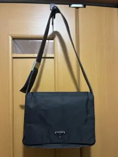 プラダ ショルダーバッグ