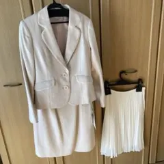 ベージュ スーツセット ボタンジャケット　スカート　2着　スーツ