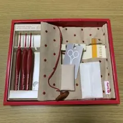 エティモ　赤 ドット柄収納ポーチ　かぎ針3本