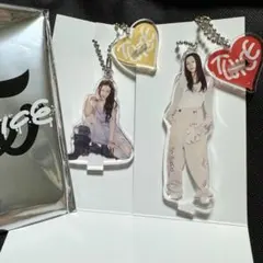 TWICE ランダム ミニアクスタチャーム　ジヒョ・チェヨン