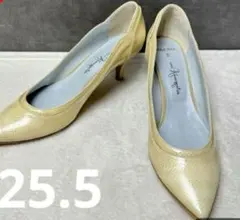 美品☆25.5cm銀座かねまつ パンプス ポインテッドトゥ ベージュのサムネイル