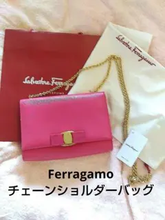 Salvatore　Ferragamoショルダーバッグ