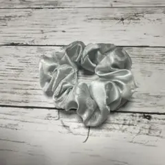 ハンドメイド シュシュ シルク100%生地使用 シルバーグレー2