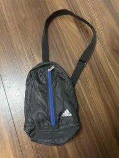 adidas ブラック ショルダーバッグ
