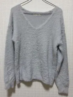 シャギーニット　Vネック　グレー系