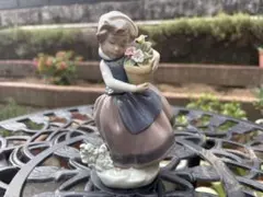 リヤドロ　LLADRO 春のお庭にかえって　絶版品　コレクション　置物オブジェ セール LLADRO リヤドロ 春のお庭にかえって 花かご フィギュ