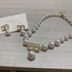 パールビーズ ネックレスとピアスセット