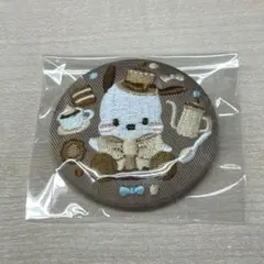 【匿名発送】サンリオ　刺繍缶バッジ　ポチャッコ