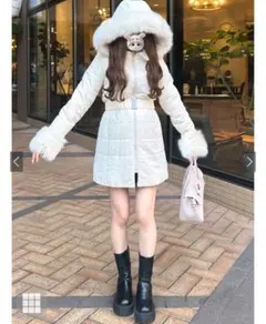 アイボリー ベルト付きダウンコート