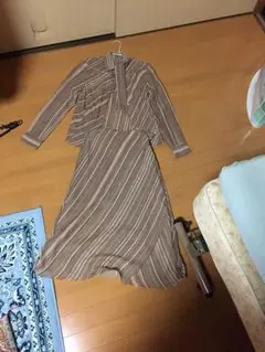 セットアップ (ブラウス ＋ スカート)