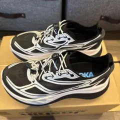 HOKA スニーカー ブラックのサムネイル