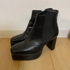 ブラックレザーショートブーツ厚底