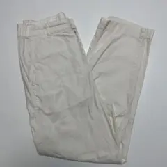 ホワイト スリムフィット カジュアルパンツ　ユニクロ