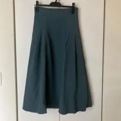フレアスカート ロング丈 立体感のあるシルエットのサムネイル