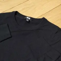 UNIQLO メリノウール黒 ニット