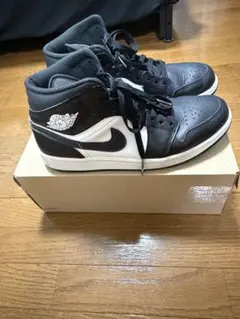 NIKE Air Jordan 1 Mid 黒白 27.0cm 美品