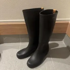 AIGLE ブラック長靴 レザー調ストラップ付き