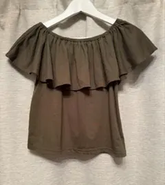 オフショルダー フリル トップスのサムネイル