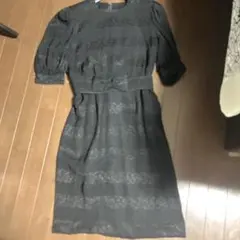 ブラック 膝丈ワンピース　リボンベルト付き