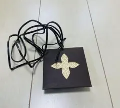 LOUIS VUITTON 紐付きメッセージカード