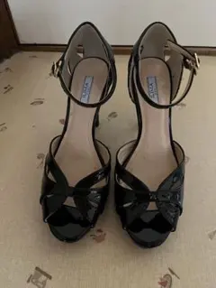 ブラックオープントゥハイヒール