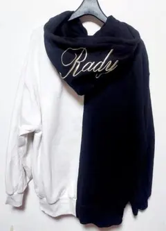 最終値下げ!!Rady バイカラー ジップアップパーカー Mサイズ。のサムネイル