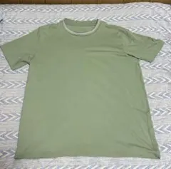 【値下げしましたら】オリーブグリーン ラウンドネック Tシャツ