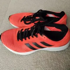 カッコいい！オレンジ色のアディダスのランニングシューズ「アディゼロ 」