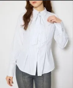 rienda ウエストシェイプボウタイシャツ 春服 夏服　ブラウス　ストライプ
