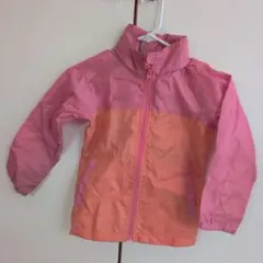 ピンクオレンジの軽量ジャケット