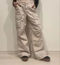 【H&M】ベージュ ワイドカーゴパンツ