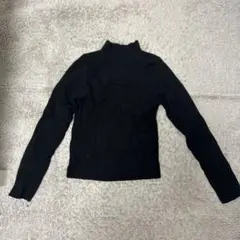 ブラックタートルネックニットセーター