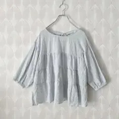 【良品】カットソー　ブラウス　七分袖　淡水色　花柄　大きめ　透け感有 a1623