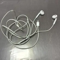 Lightning接続イヤフォン