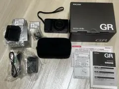 美品 RICOH GR IIIx GR3x 本体＋純正予備バッテリー、充電器のサムネイル