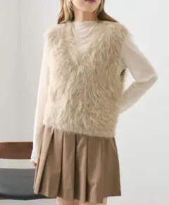 ミ*ィ様 w closet ラメフェザーニットベスト ベージュ