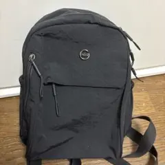 シンプル黒バックパック