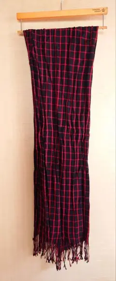 黒と赤のチェック柄ストール