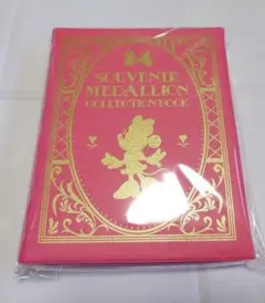【レア✨】ディズニー スーベニアメダル コレクションブック三冊セット ディズニー スーベニアメダル160枚 コレクションブック3冊
