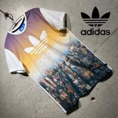 希少 adidas originals ニューヨーク市街夕焼け柄 TEE