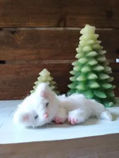 モールアート 白い子猫 気持ちよさそうに寝てるのサムネイル