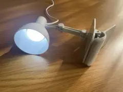 USB接続 ホワイトグレー　クリップライト