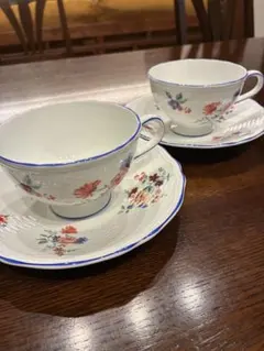 タフェッタフラワープレート２７センチ4枚とカトラリーのセット タフェッタフラワープレート27センチ4枚とカトラリーのセット